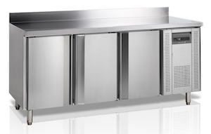 Стол с охлаждаемым шкафом TEFCOLD SK6310 Стол с охлаждаемым шкафом TEFCOLD SK6310